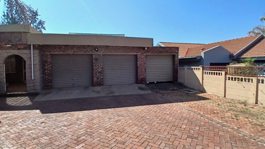 4 Bedroom Property for Sale in Fleurdal Free State